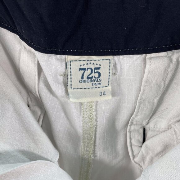 725 Levis White Denim Shorts - Picture 2 of 3